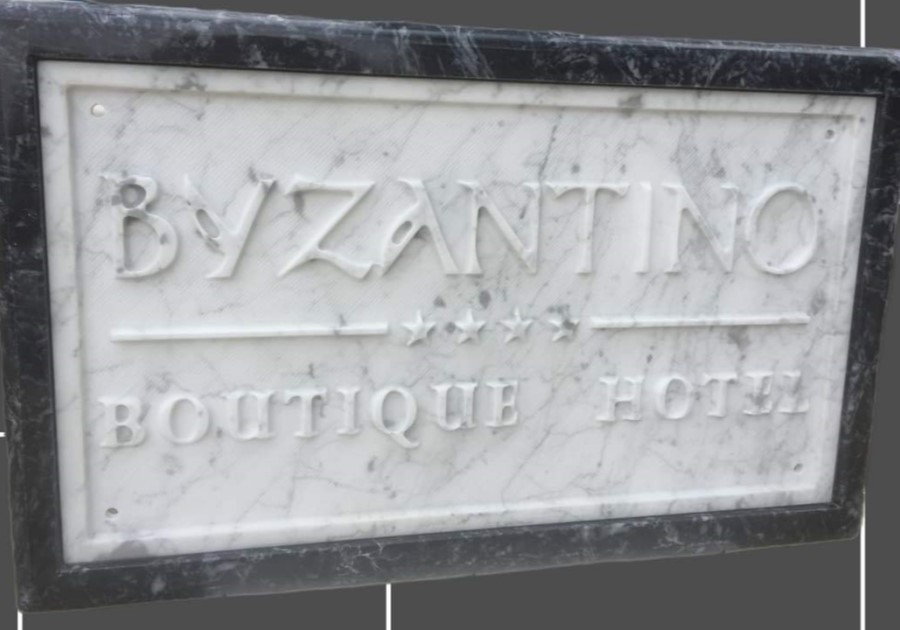 Σκάλισμα (router) Ανάγλυφα σε Λευκό Μάρμαρο