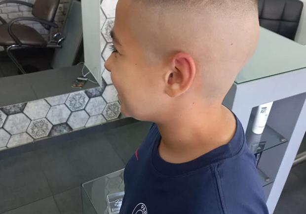 Barber Shop Haircuts & Shaves - Νεόφυτος Μιχάλης Κομμωτήρια & Κουρεία Πάτρα 03