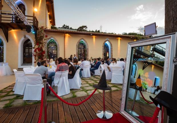 Celebrate Mirror Photo Booth | Πάτρα | Υπηρεσίες Γάμου 5