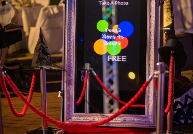 Celebrate Mirror Photo Booth | Πάτρα | Υπηρεσίες Γάμου 6