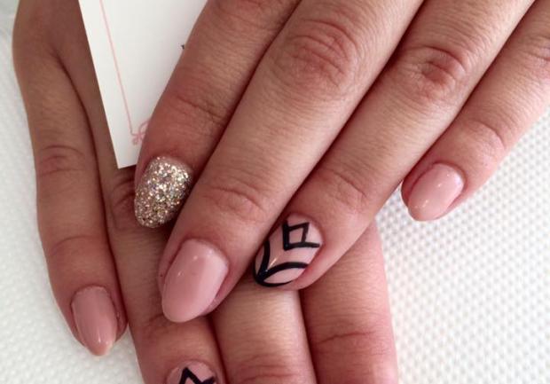 Dianeira's - Nails & Beauty Salon, Πάτρα, μανικιούρ 1