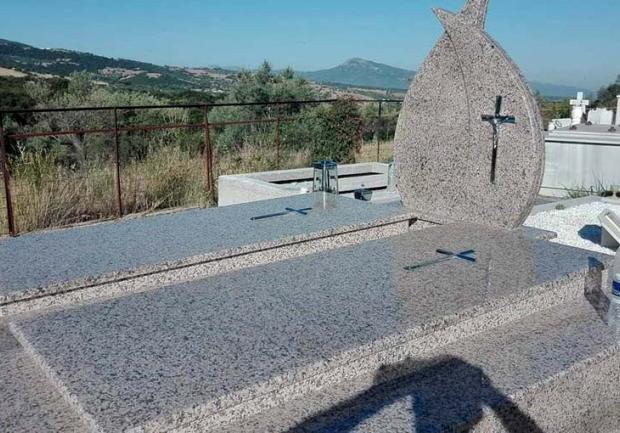 Μπρίνιας Παναγιώτης | Μάρμαρα στην Πάτρα, Τάφοι