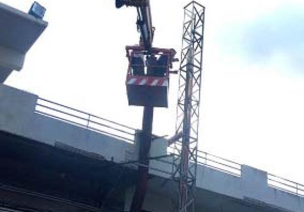 Ρομποτής Αθανάσιος | Γερανοί στην Πάτρα, 04