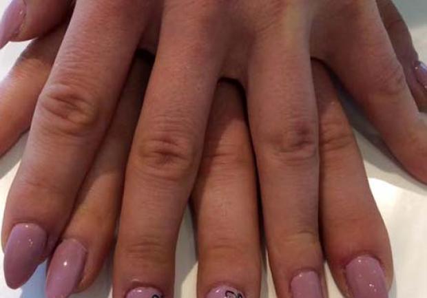Vintage Nails & More | Μανικιούρ στην Πάτρα, 01