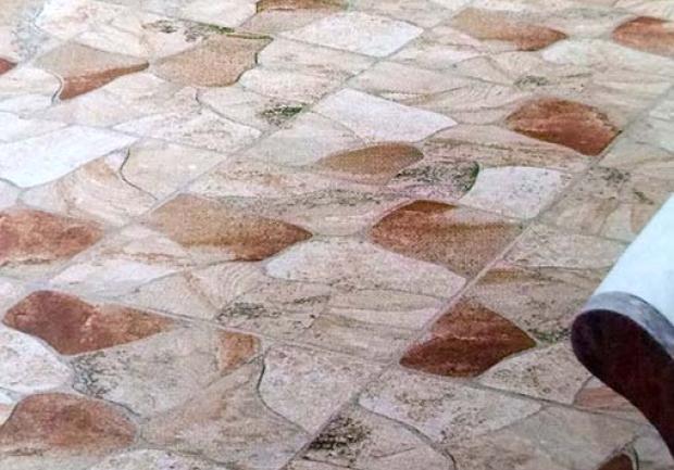 Ζαφειρόπουλος Θανάσης | Πλακάκια Αυλής στην Πάτρα